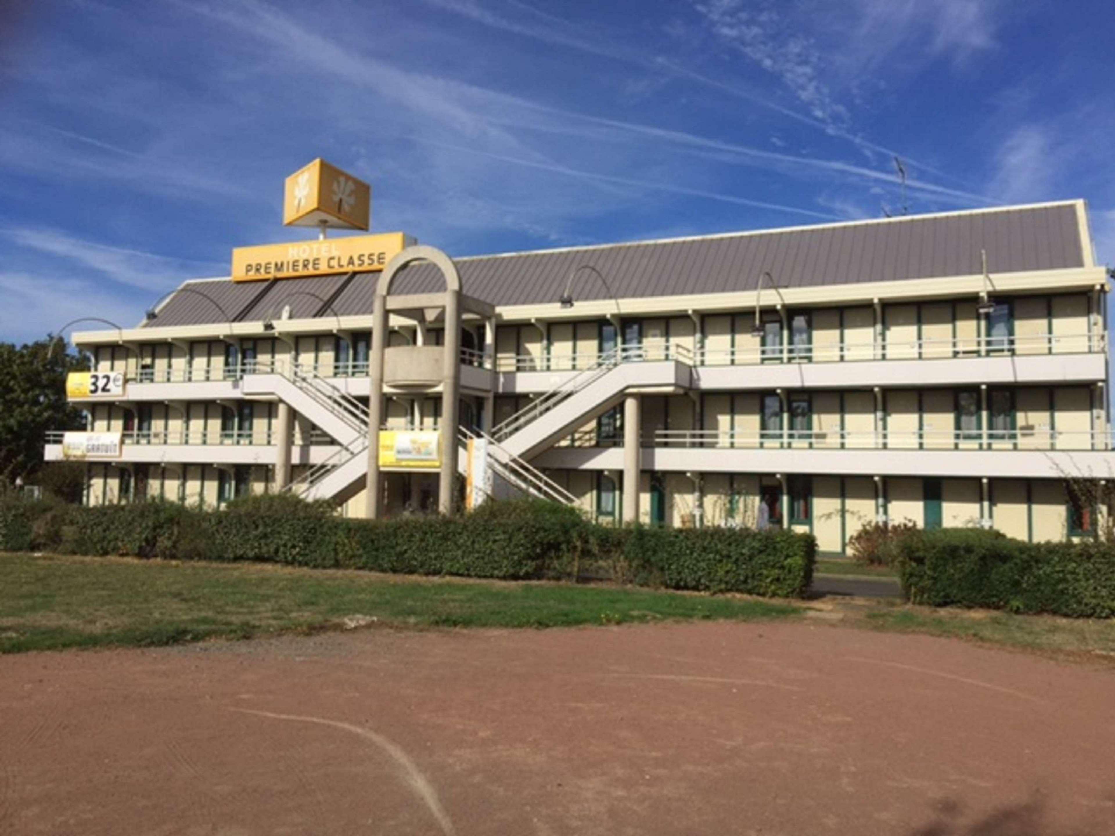 Kyriad Niort - La Creche Exterior photo