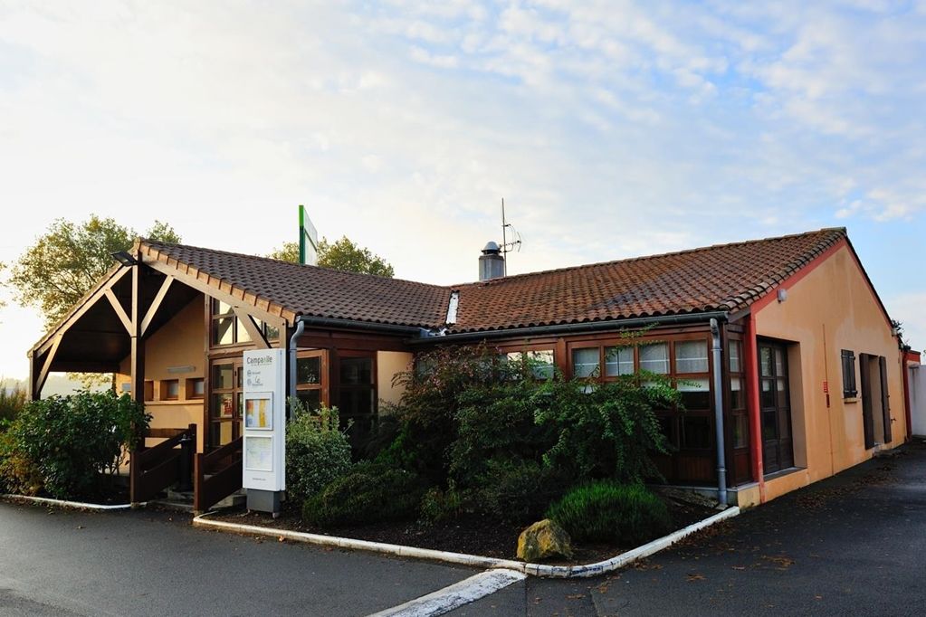 Kyriad Niort - La Creche Exterior photo