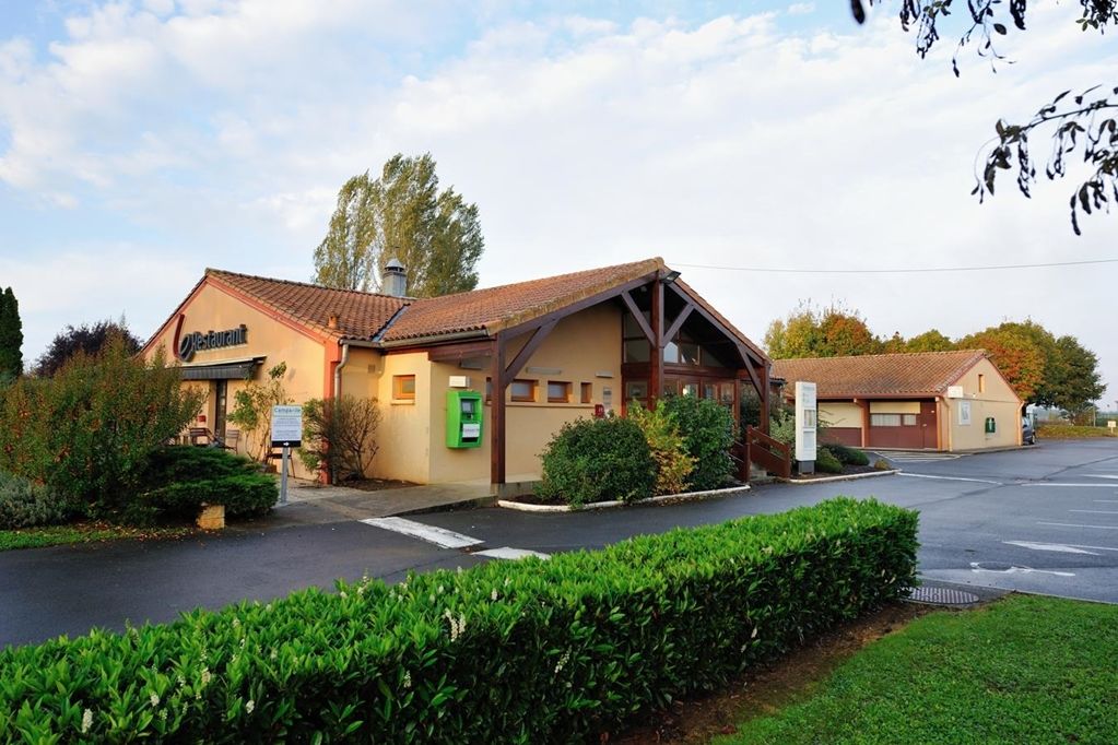 Kyriad Niort - La Creche Exterior photo