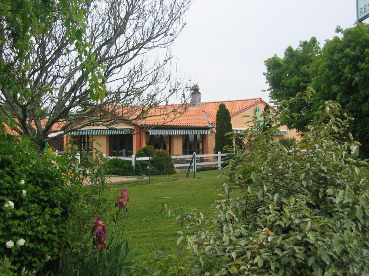 Kyriad Niort - La Creche Exterior photo